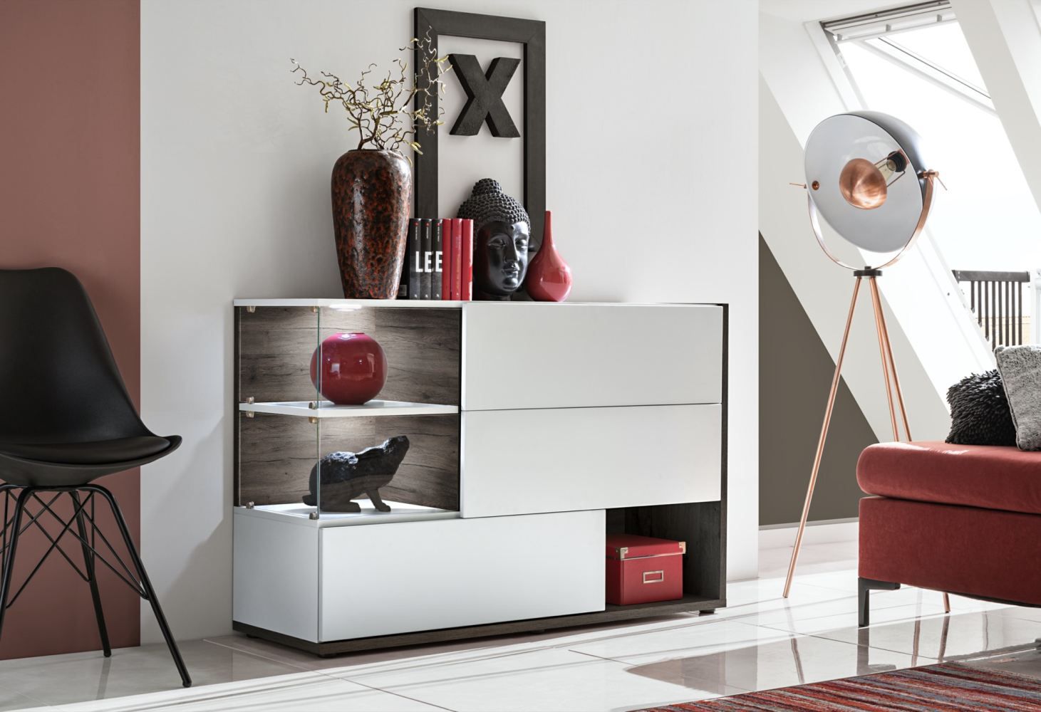 Sideboard / chest of drawers Bjordal 43, Colour: White high gloss / Brown - Measurements: 77 x 120 x 40 cm (H x W x D), with push-to-open function.