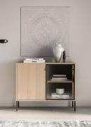 Chest of drawers | small | color: Lindberg oak | 1 glass door with aluminum frame | 4 compartments | incl. LED lighting | push-to-open function | 107 x 40 x 86 cm | legs: metal