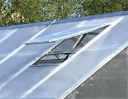 Roof window with automatic opener for Greenhouse 28 and 29